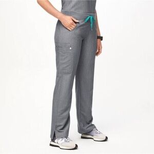 Figs Kade Cargo Scrub Pants in Graphite Grey, size XSP